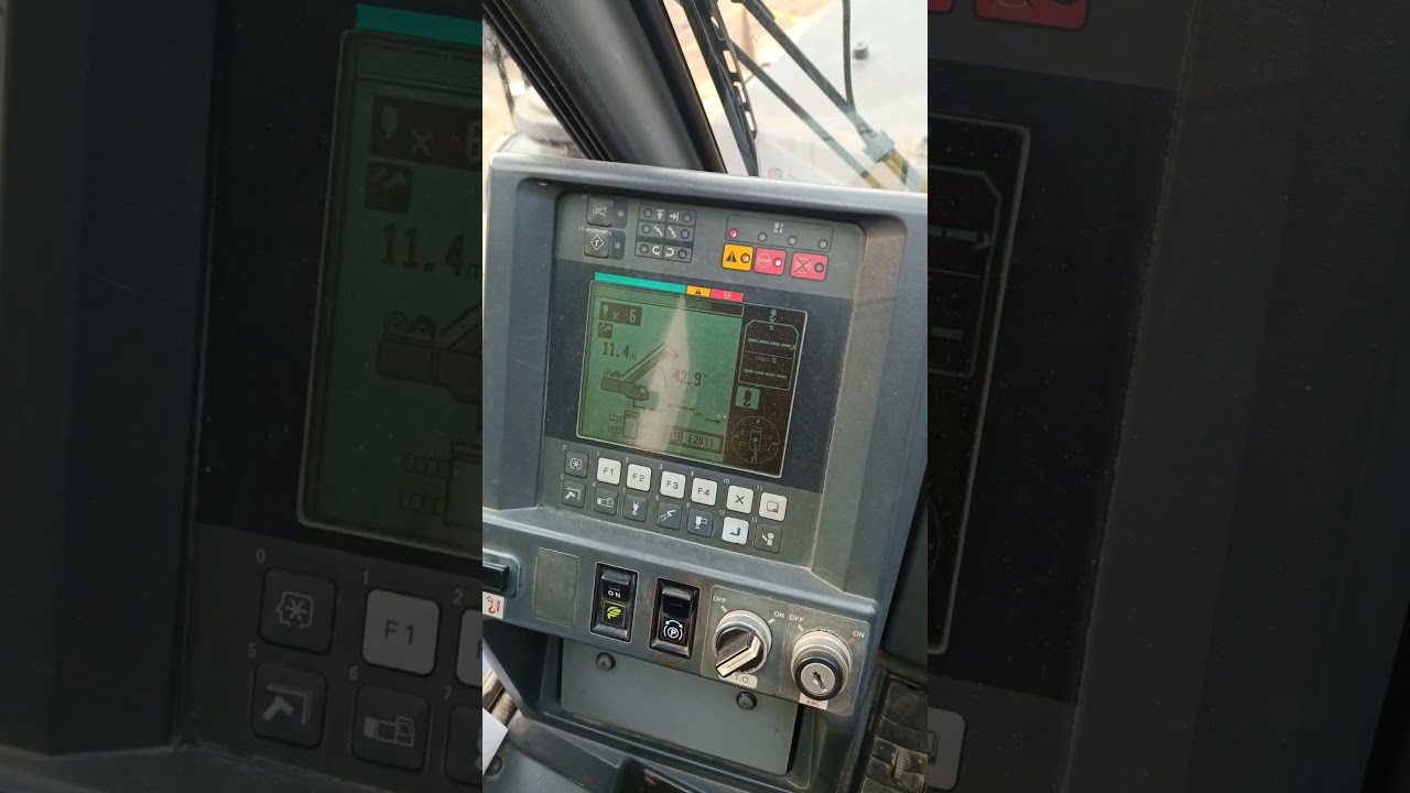 #Tadano 50ton mobile crane alarm show #automobile #boommachin #electrical #articulatedboomlift