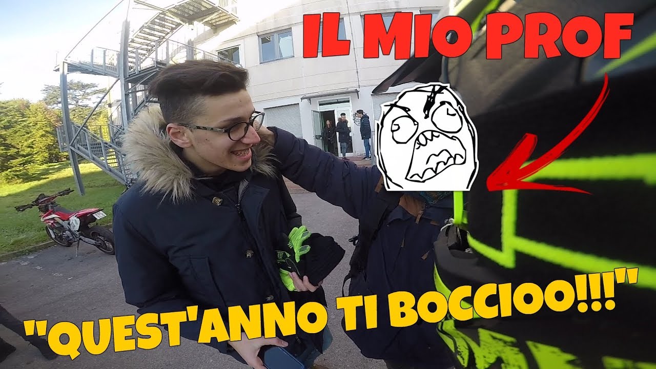 DELIRIO ALL'USCITA DI SCUOLA || IL MIO PROF MI TIRA L'ORECCHIO.