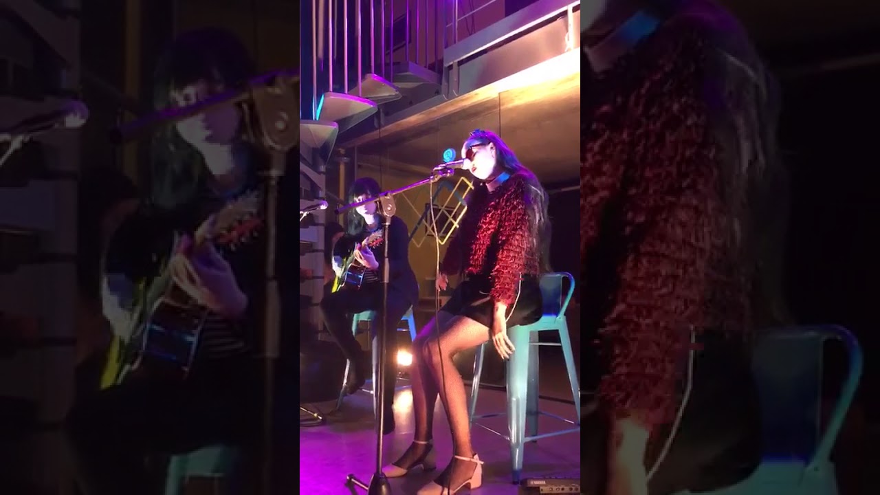 ALLIE X - Old Habits Die Hard (Live Acoustic) Milano