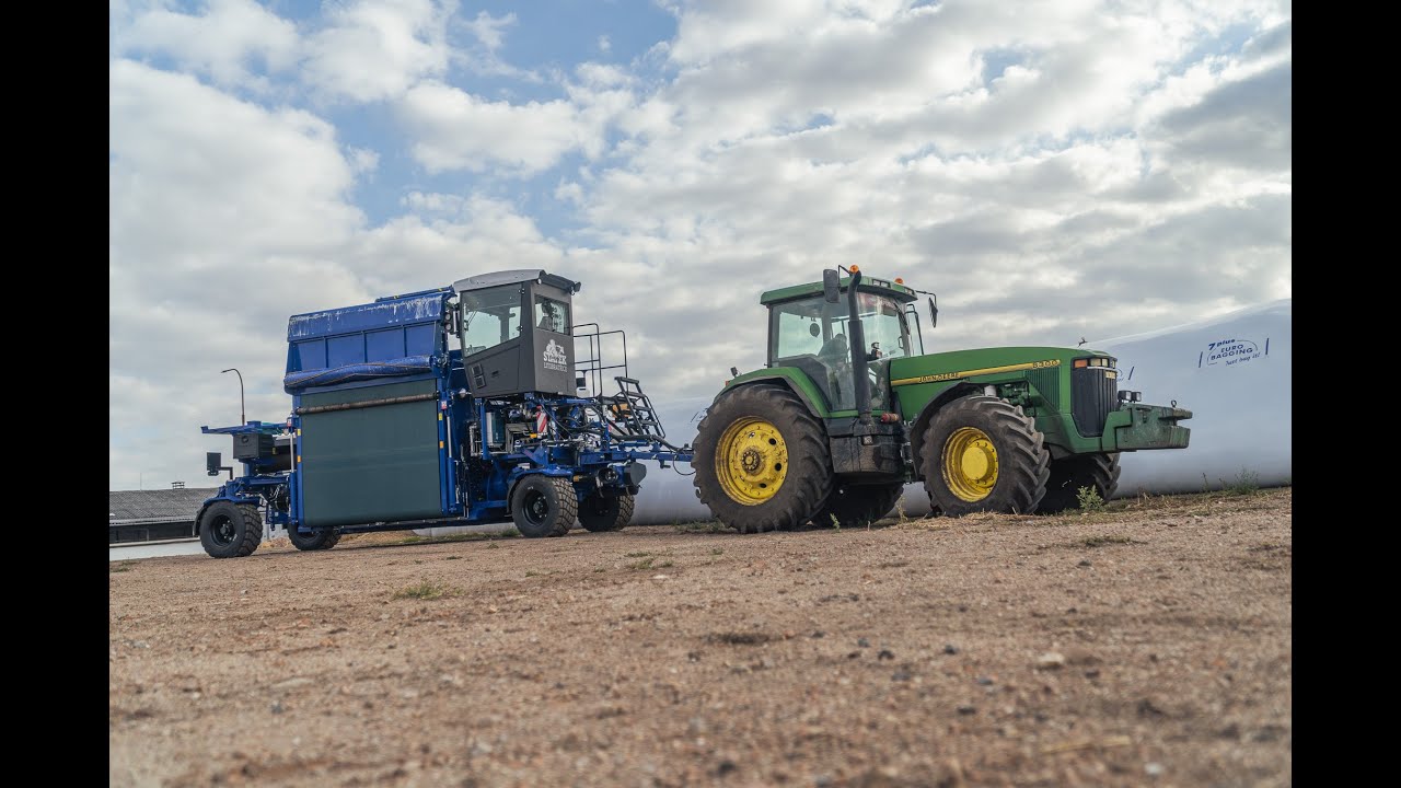 Maize silage in bags with EURO BAGGING silage bagger EB 316 LG Deluxe with 3,6m (12ft) bag.