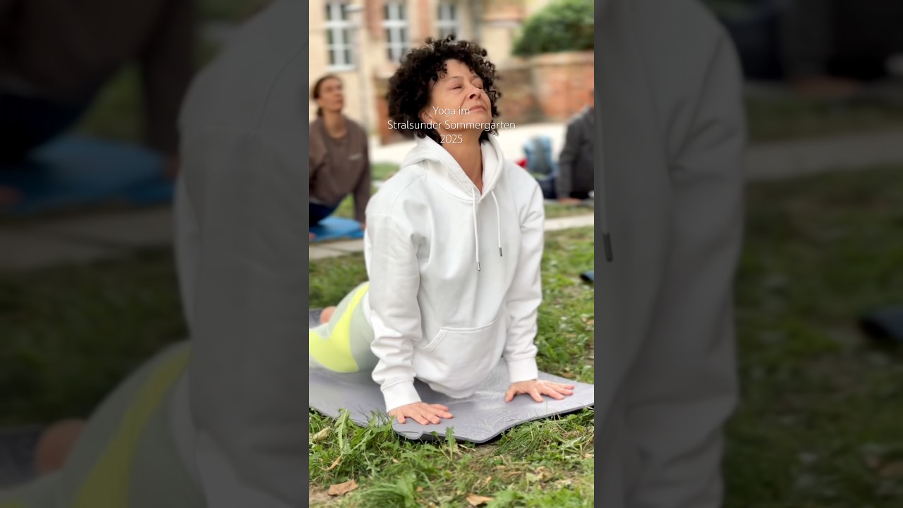 Yoga im Stralsunder Sommergarten 2025