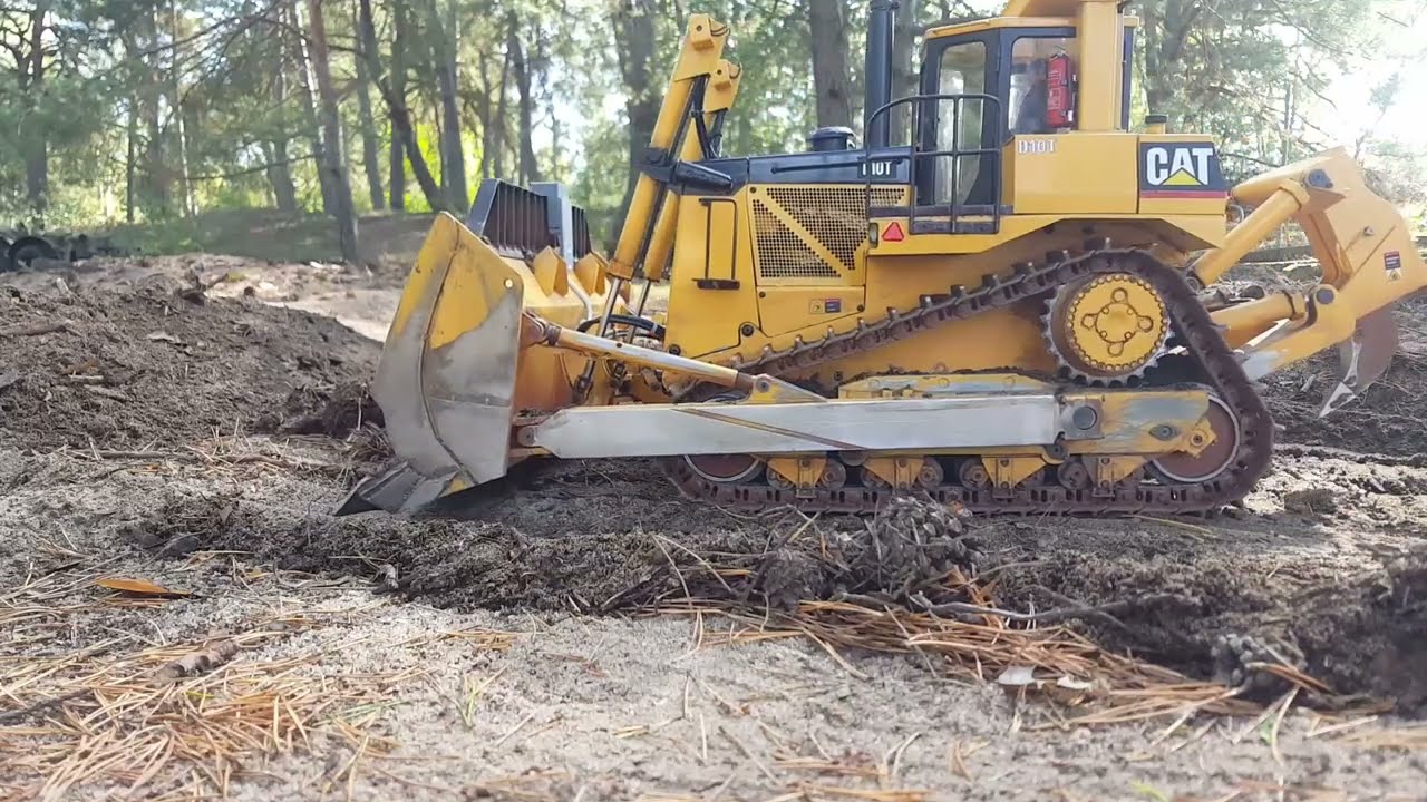 CAT D10 T RC Dozzer testing the full automatic shield with Arduino Nano and MPU 6050 sensor