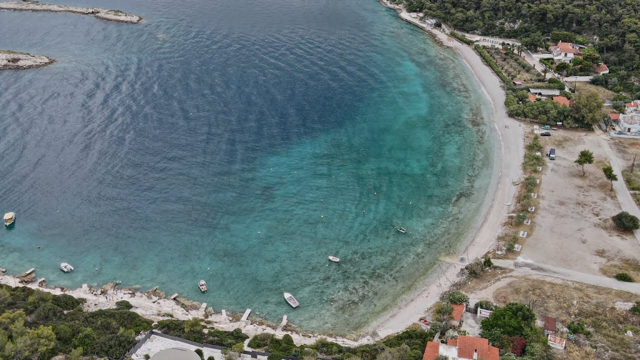 Δείτε από ψηλά τα Στραβά, Μικρά Στραβά, Σπηλιά της Φώκιας και τον Κορινθιακό κόλπο