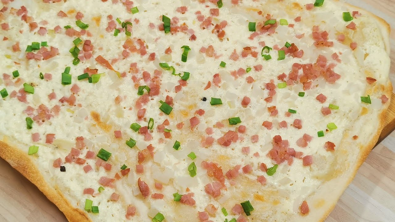 Superleckere Flammkuchen mit Schinken und Zwiebeln, Elsässer Flammkuchen