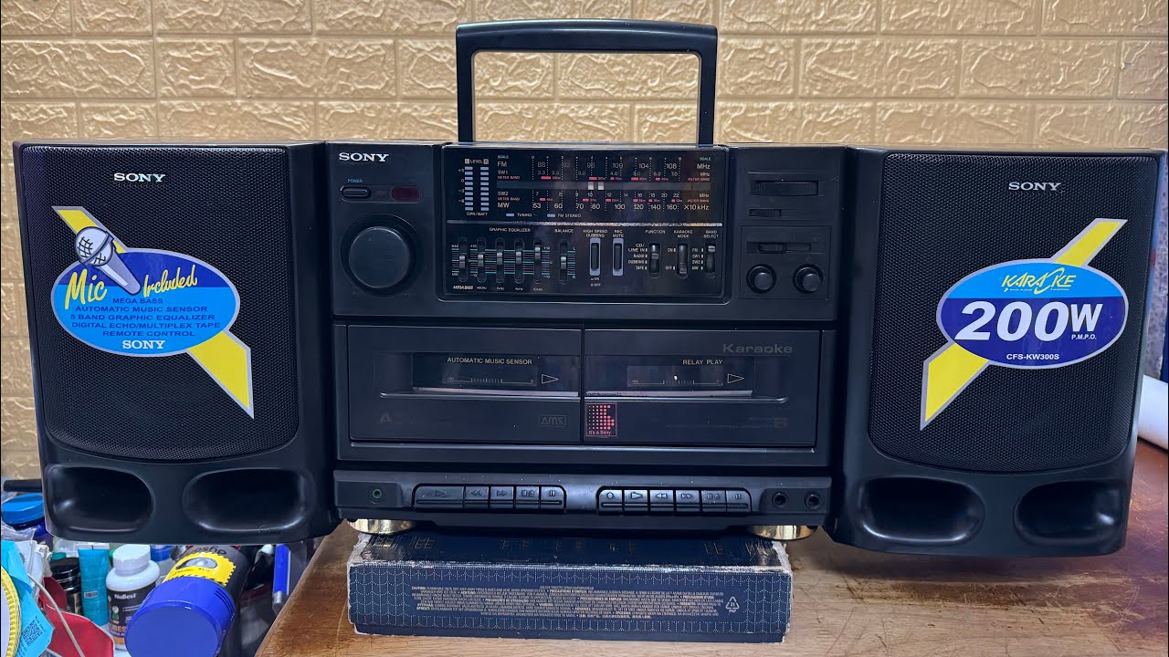 Sony KW300 -số sơ ri 1150081-Gia 2tr5.liên hệ Thuỳ Audio Sài Gòn 0945019268.