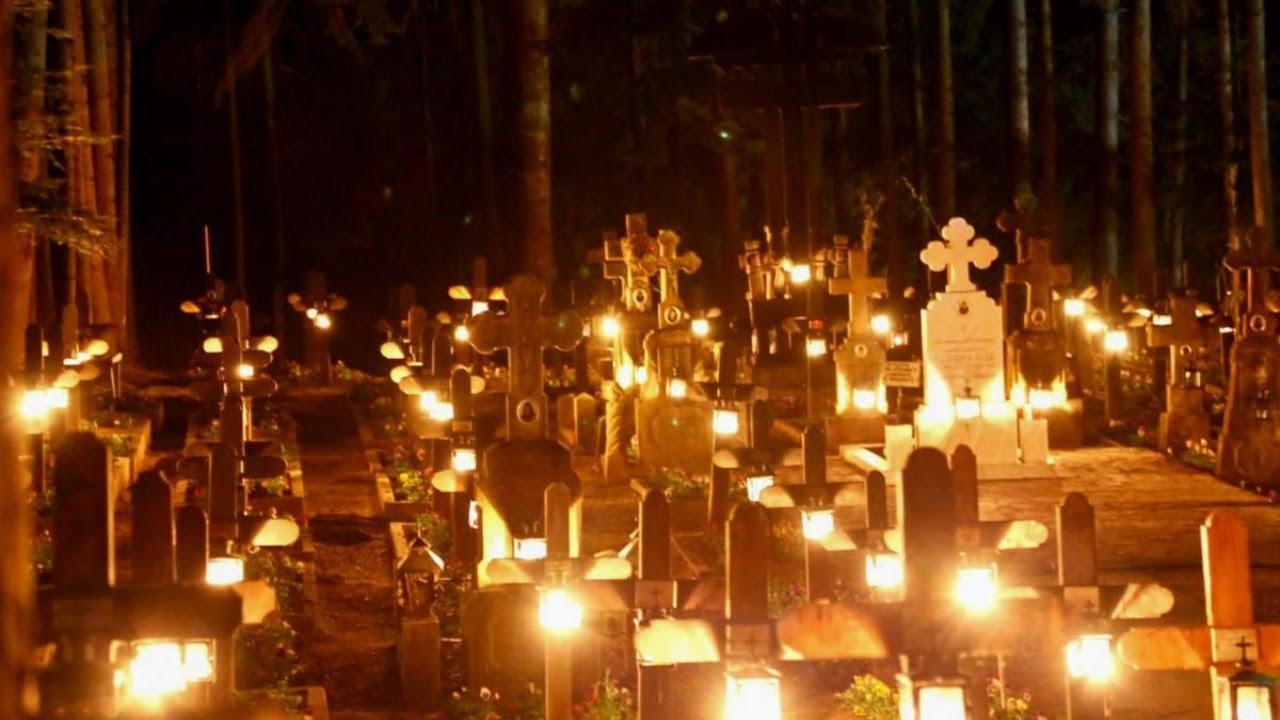 Miezonoptica, Utrenia și Sf&acirc;nta Liturghie (S&acirc;mbăta morților - Moșii de toamnă)