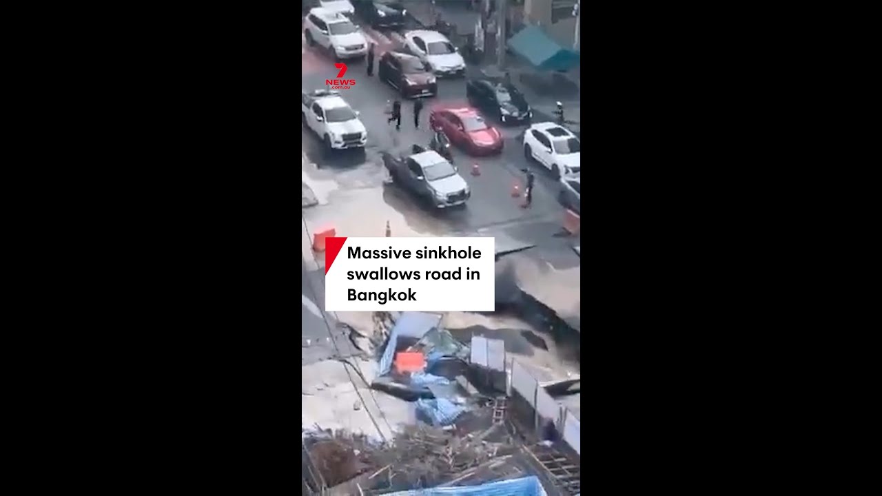 Massive sinkhole in Bangkok