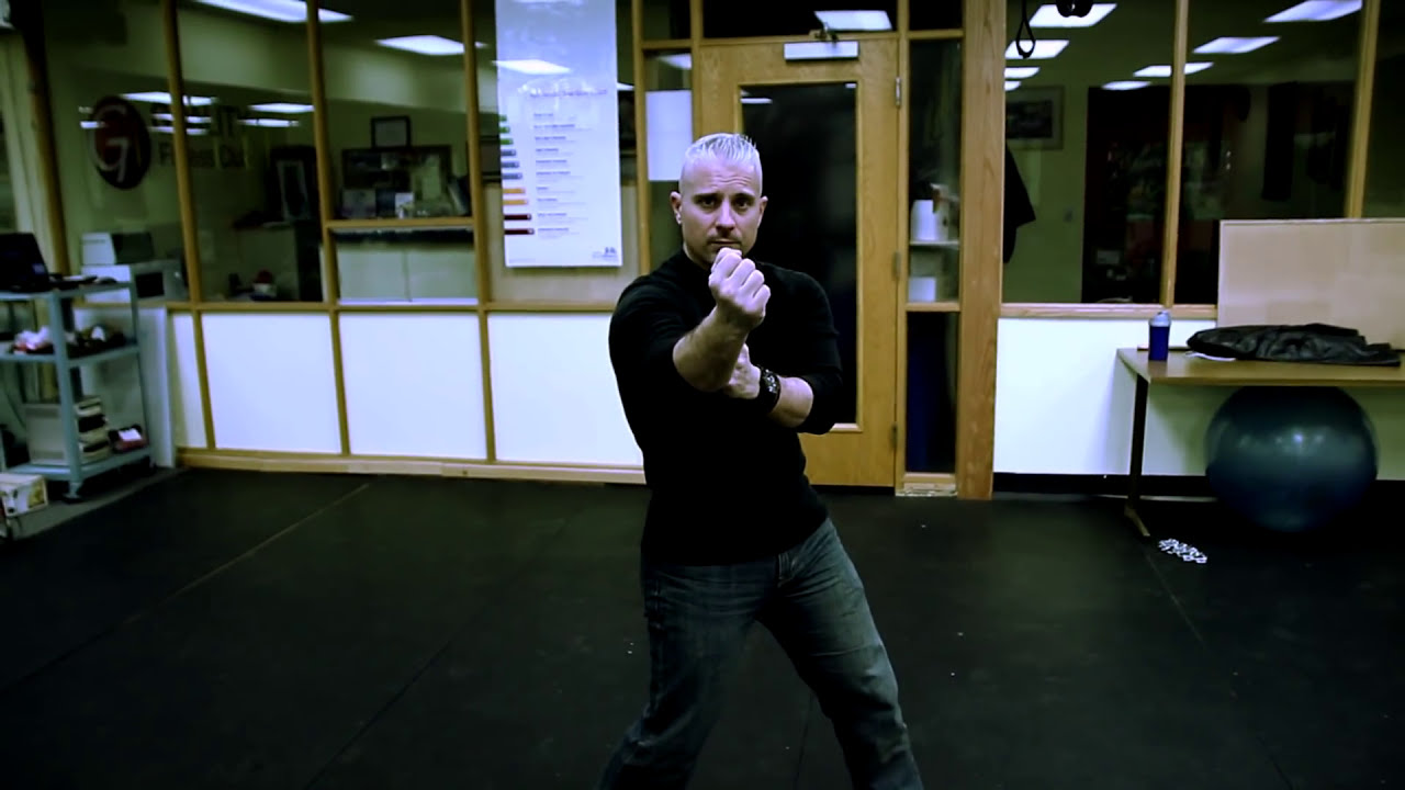 Free Wing Chun Lesson - The Turning Punch