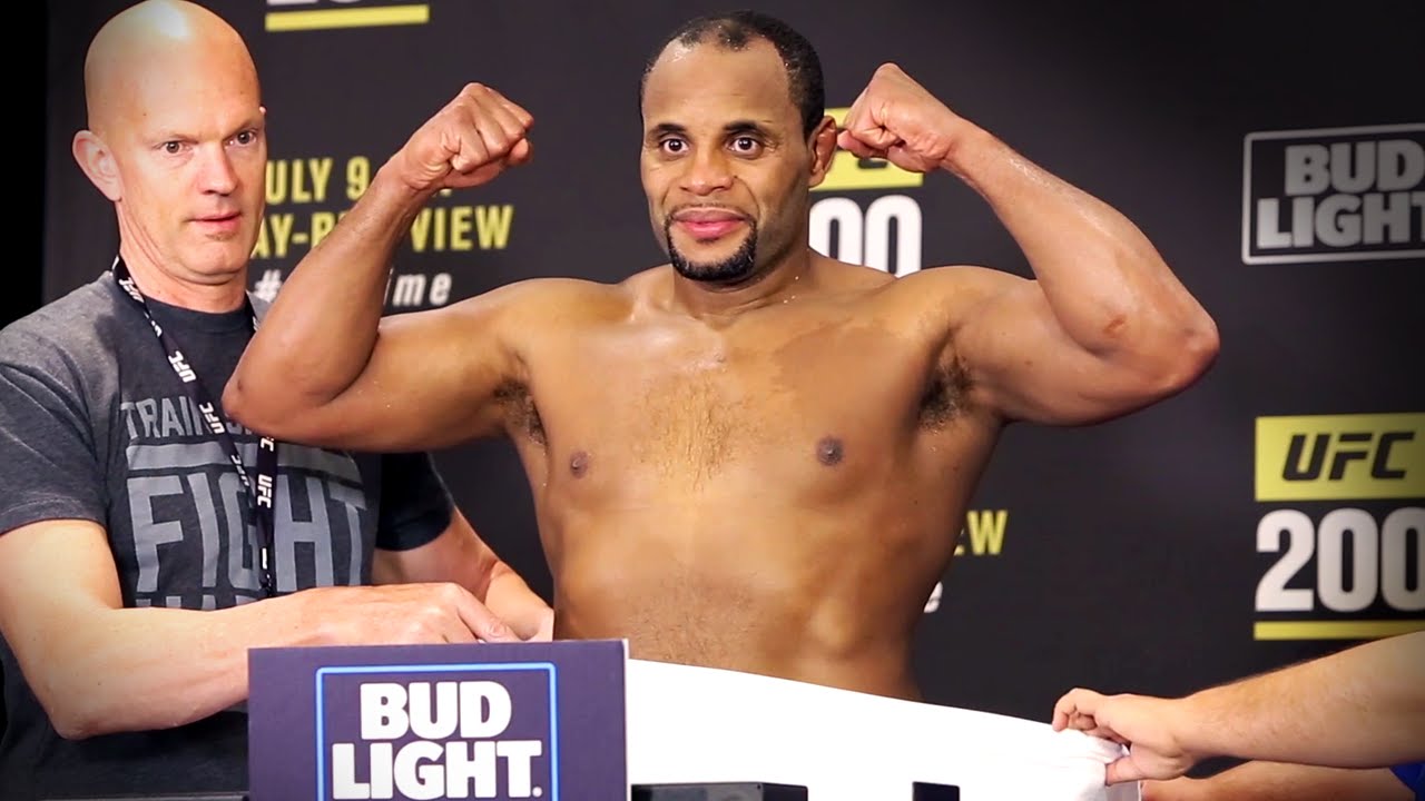 UFC 200: Official Early Weigh-In Highlights