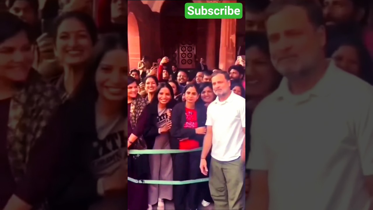 Rahul Gandhi with supporters at the Parliament House.song jhuli jhuli. #viralvideo