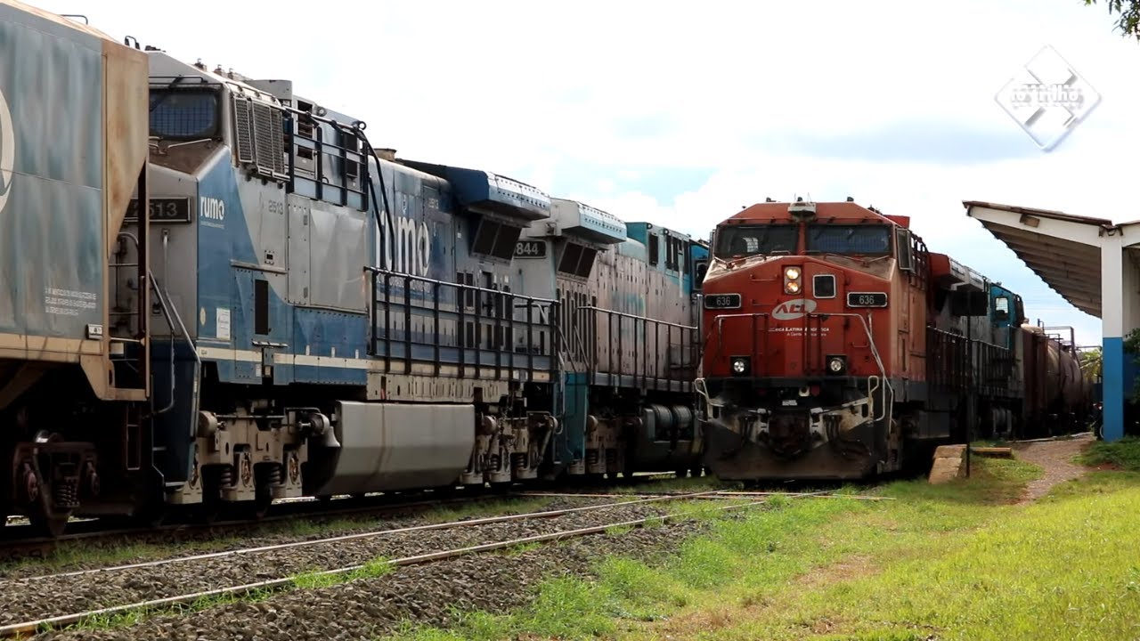 Trens em Santa Fé do Sul (SP) - Parada de Troca de Maquinista na Estação