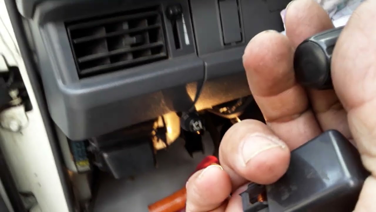 (614) L300: RELAY OF WIPER, SIGNAL, PARK & HEADLIGHT 1