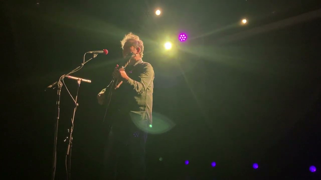 Live: Grant-Lee Phillips - Fuzzy