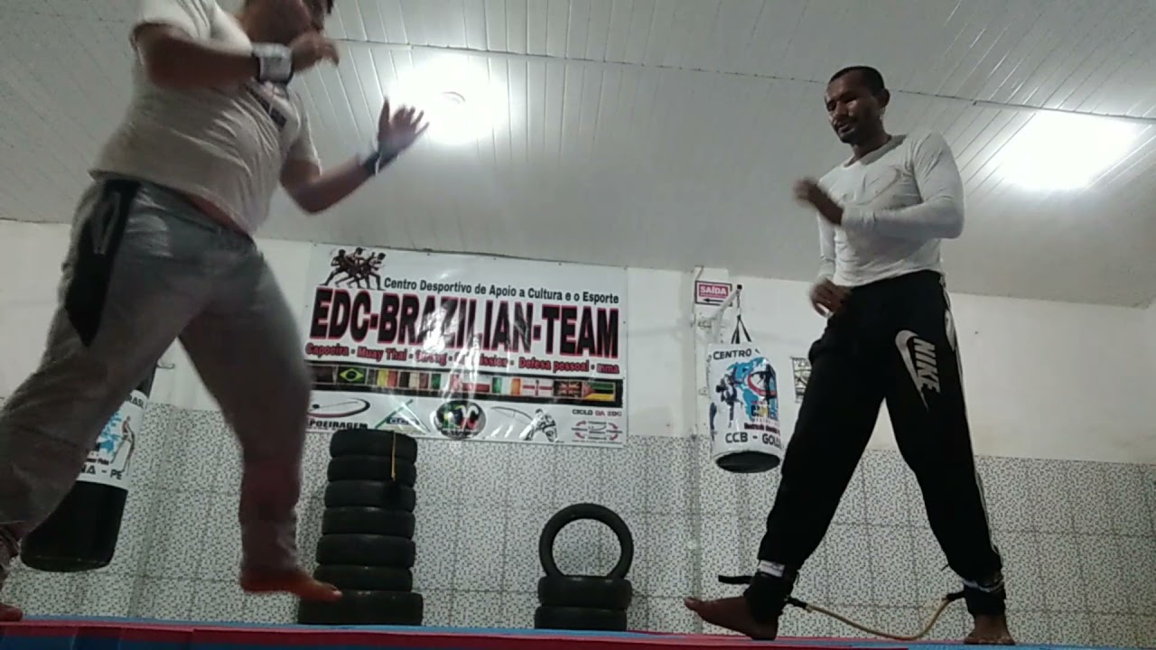 Aprenda o golpe rodado ou treine bastante....