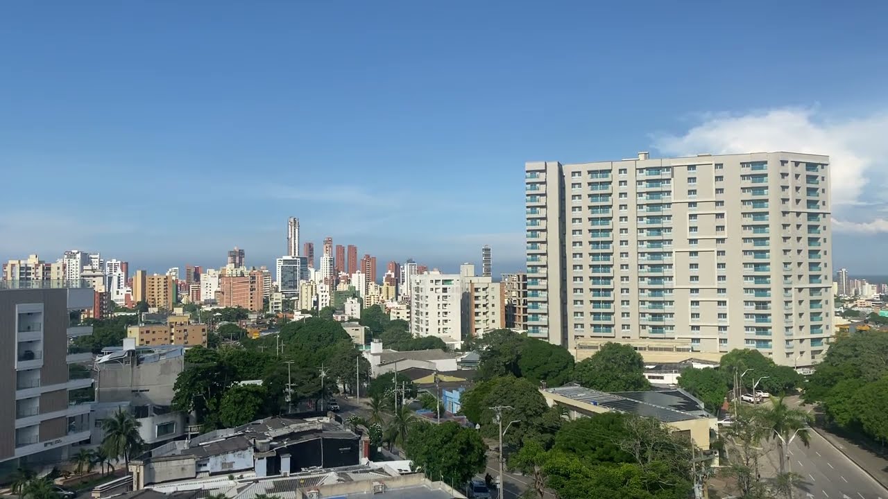 Barranquilla City View 4K | Windy Afternoon Traffic & Blue Sky Ambience | TheCityViews