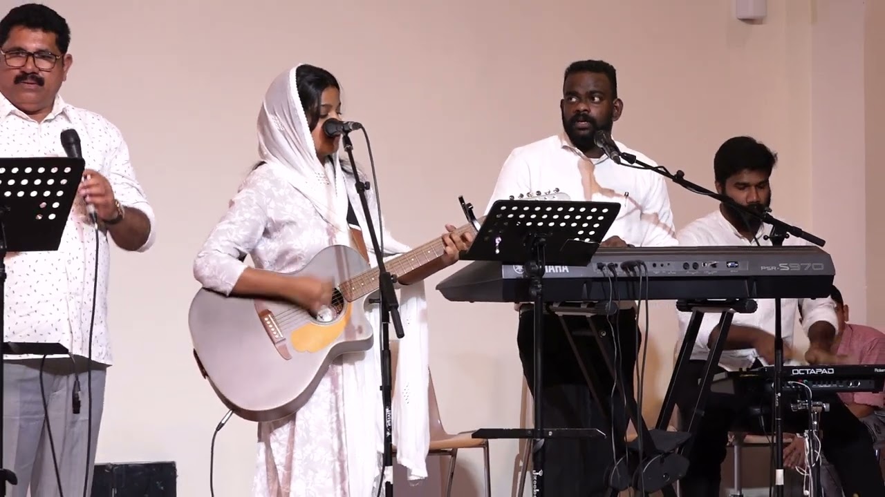നിരുപമ സ്നേഹമതിൻ  പൊൻ പ്രഭയിൽ * Nirupama Senhamathin Pon Praphayil * Lyrics Malayalam Christian Song