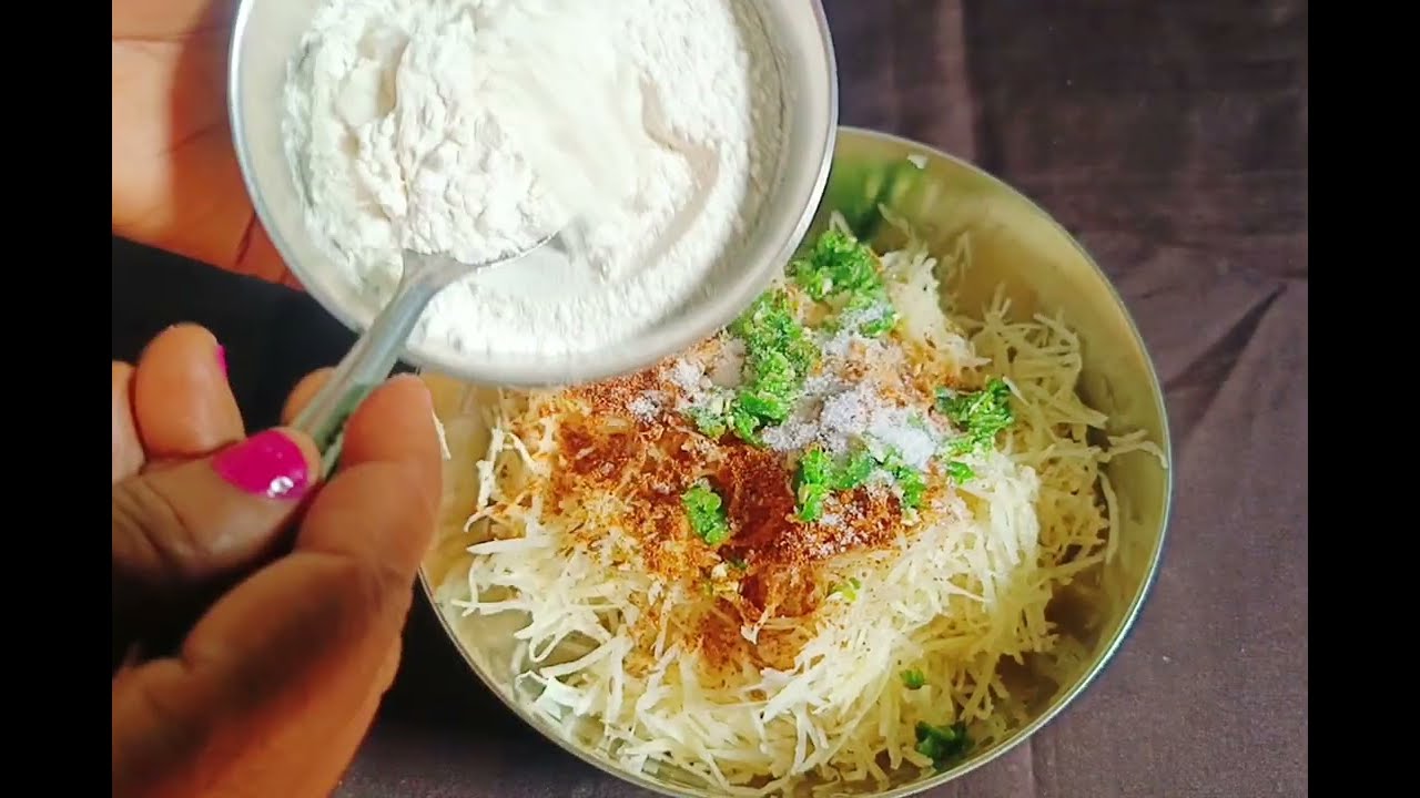  5 मिनट में बनाए ये कच्चे आलू का नाश्ता || Aloo Ka Nashta Banane Ka Tarika || #Alootikinashta