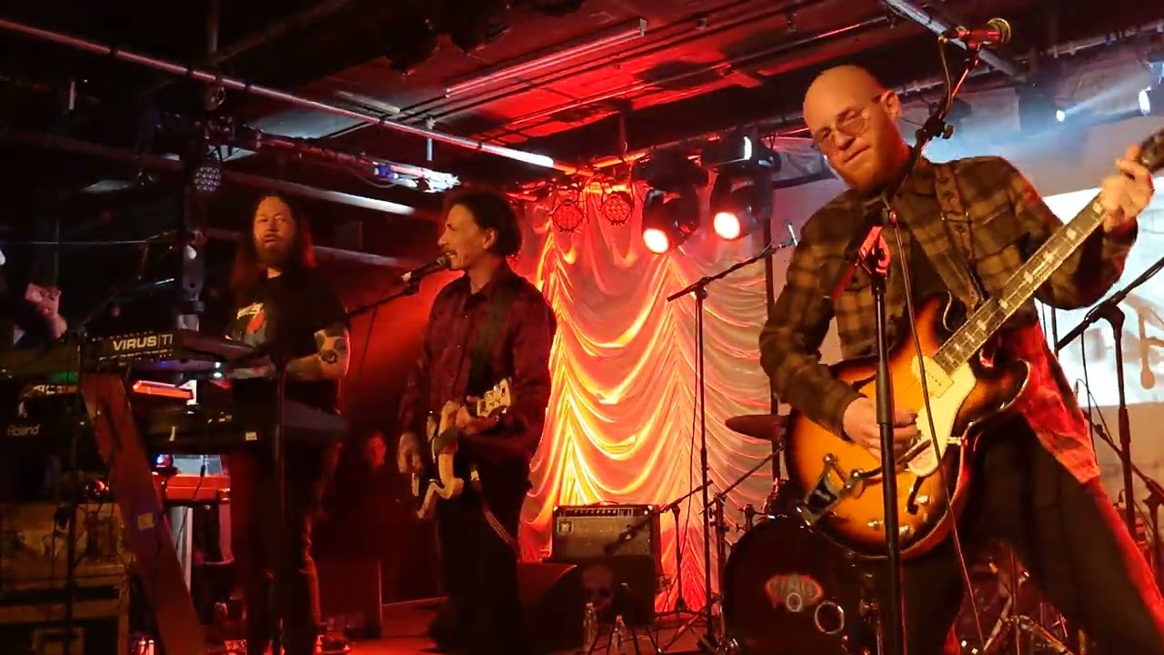 Space - Neighbourhood [Live at the Old Woollen, 11/03/2023]