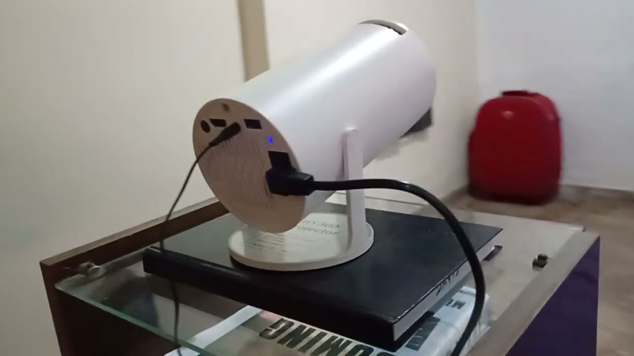 Watching Murder Mystery 2 (Netflix), on my own home cinema (HY300 projector). Cheap, but not shit !