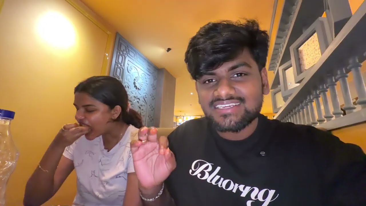 బాబోయ్ ఇక్కడ Food ఏంటి ఇలా ఉంది 😢 20rs ఇది ఐతే Super 😍 MouLiving Life ❤️