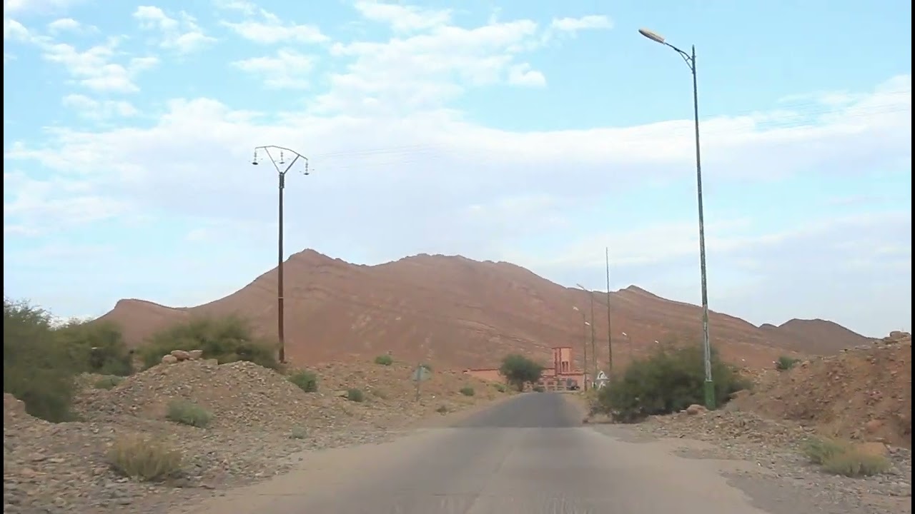 جولة صغيرة حول مناضر تكموت مع أقا سايس  و نجوم طاطا