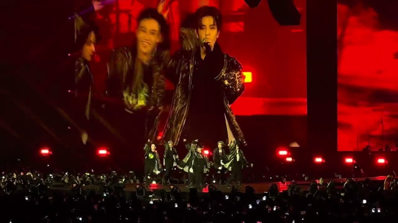 230331 Stray Kids - Thunderous + Domino + God’s Menu (Maniac World Tour LA Encore D1)