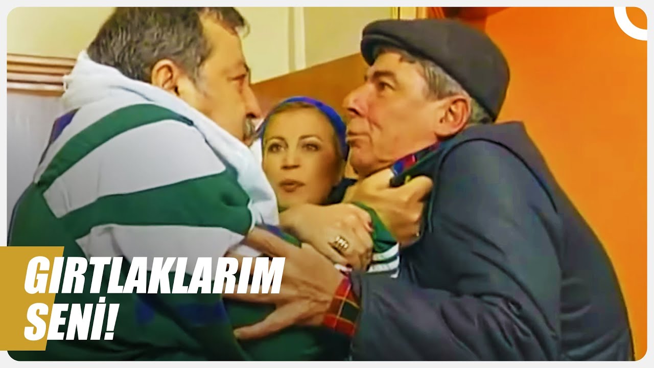 Katil Yavuz, Kapıcı Cafer'e Saldırdı! | Bizimkiler