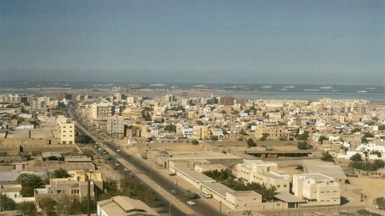 شارع الميناء بجدة والمعالم التي لا تزال فيه والتي أزيلت .