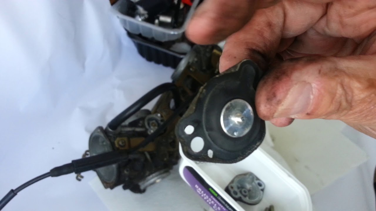 Suzuki SV650S 2002 Carburettor dismantle (1)  ©2017 roymichaeldean