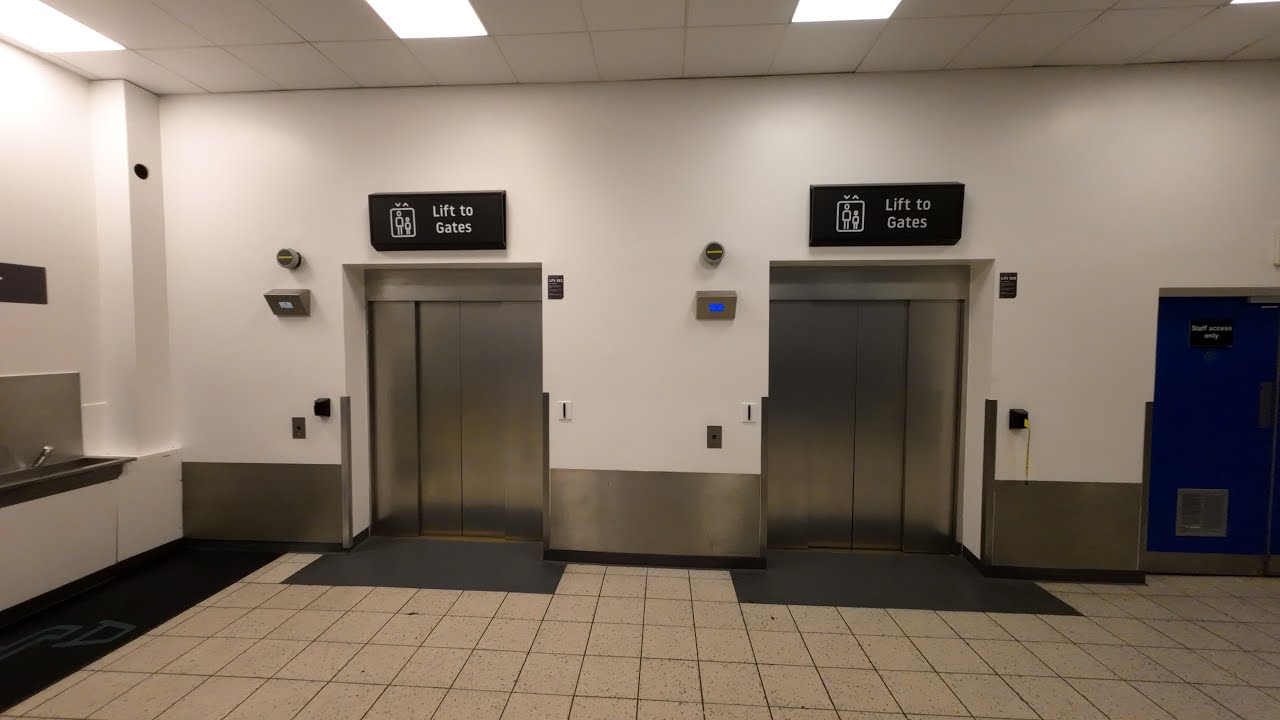 lifts @ London Luton Airport