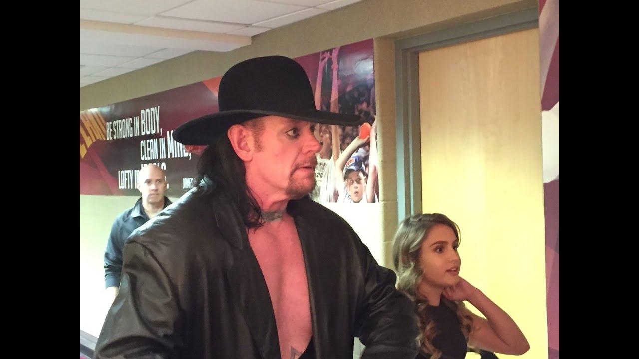 VIDEO - Undertaker Hangs Out With The Cleveland Cavaliers