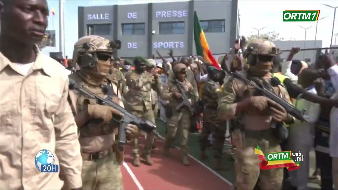 Koulikoro | Le cortège présidentiel du Général d'Armée Assimi GOITA a pris mercredi un bain de foule