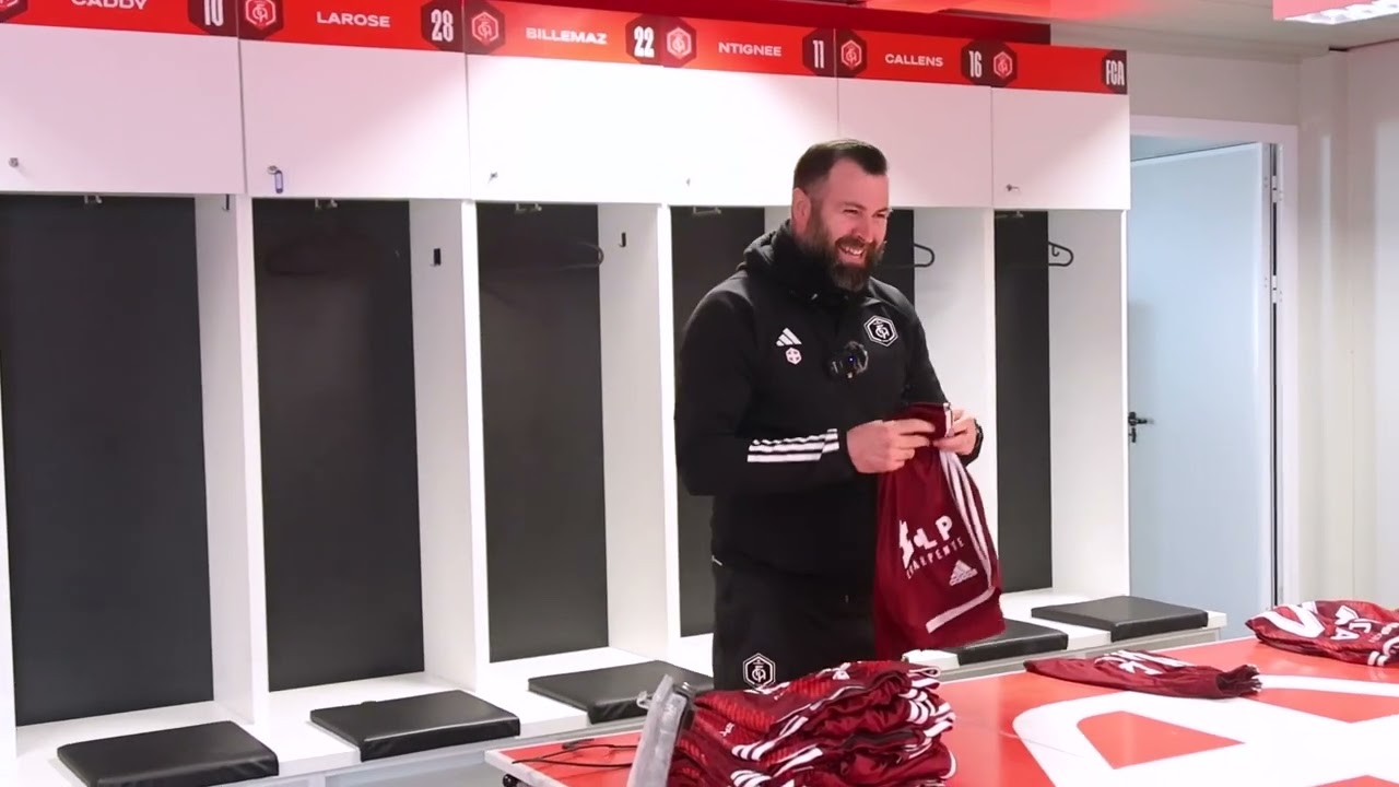 Au c&oelig;ur du vestiaire avec notre intendant 👕✅