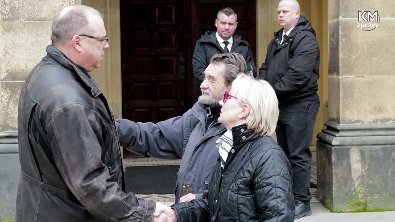 Poslední rozloučení s Vladimírem Stehlíkem bylo jen v kruhu nejbližších