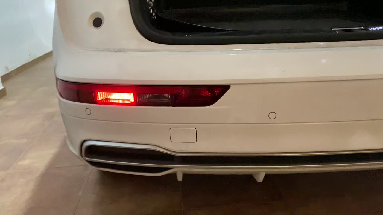 Cambiar bombillas marcha atrás Audi q5 FY