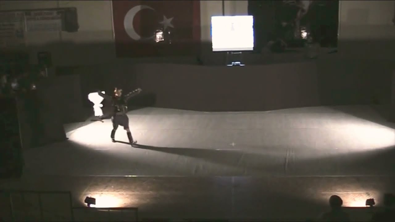 Sarı Zeybek Gösterisi