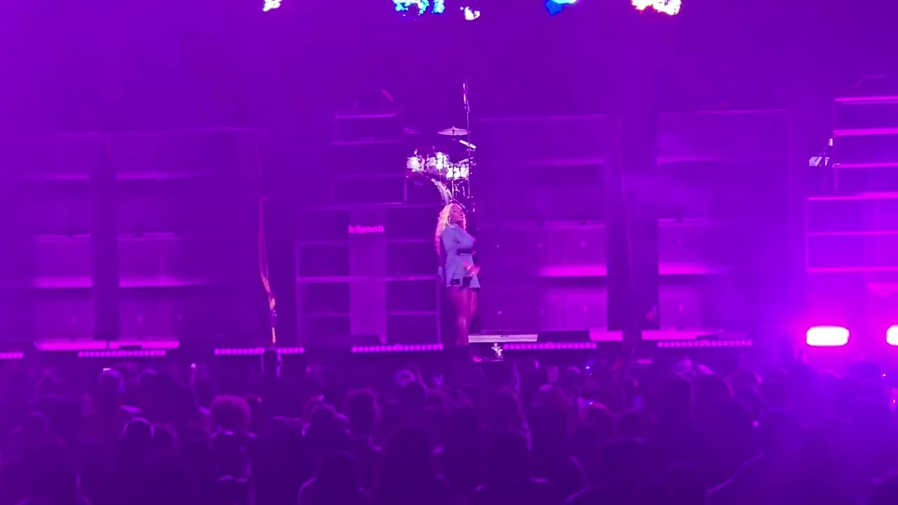 Lady Lava @ The Barclay's Brooklyn New York 8-24-25