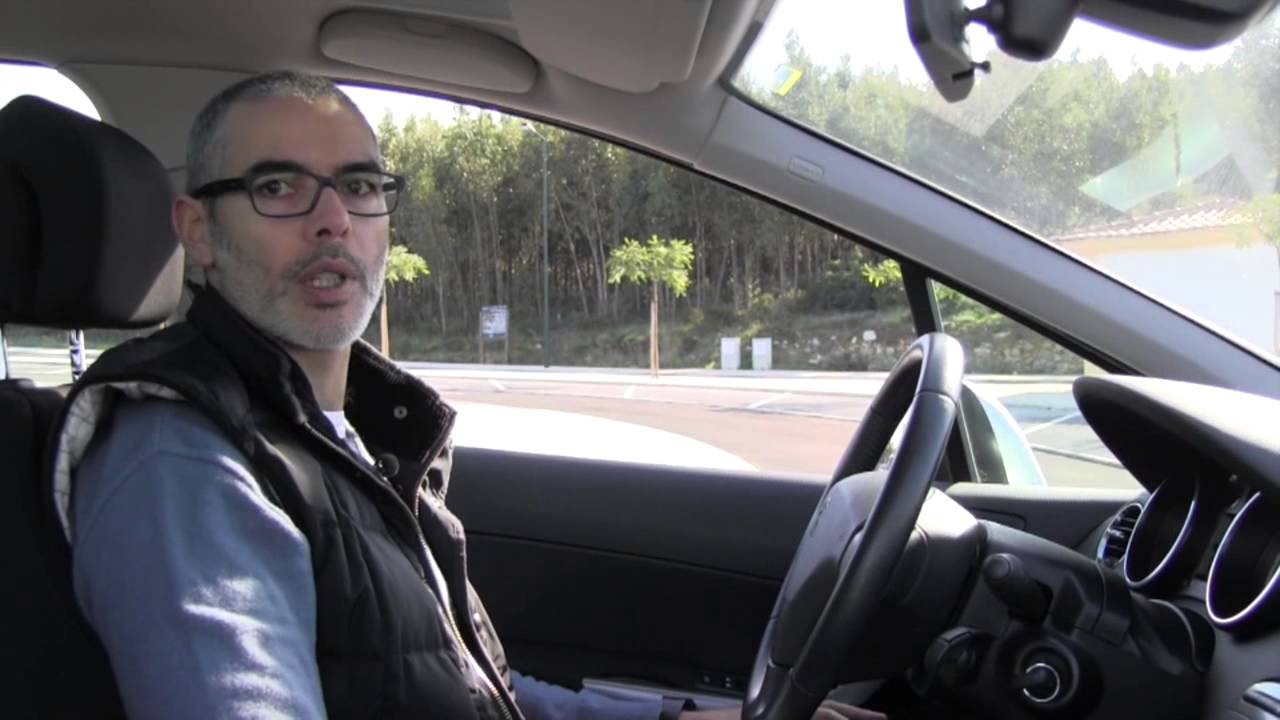 Correcta posi&ccedil;&atilde;o de condu&ccedil;&atilde;o - The Car Lounge