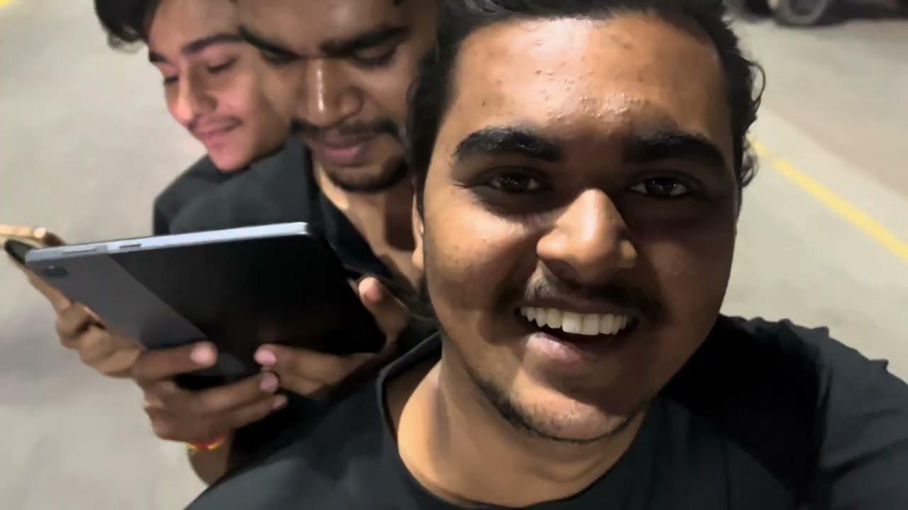 Playing subway surfers on the road || Arman come tu my home 😎||