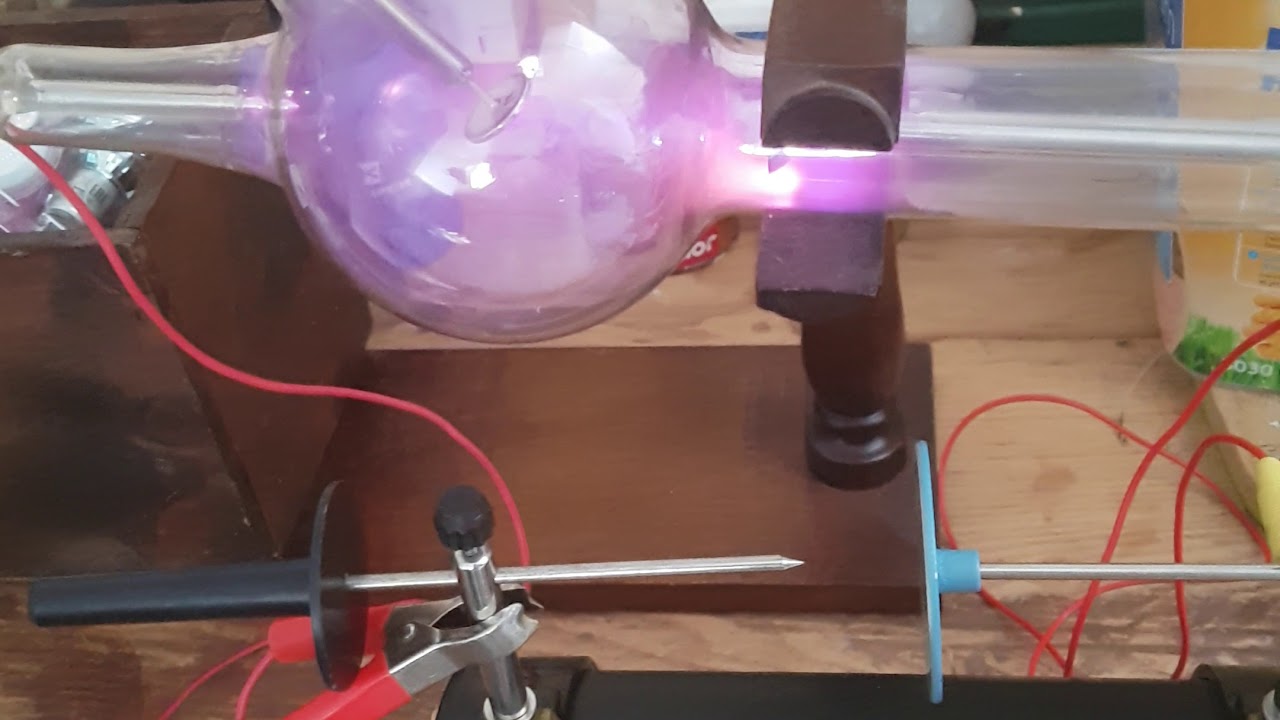 X ray tube with not very good vacuum ! look at the color !