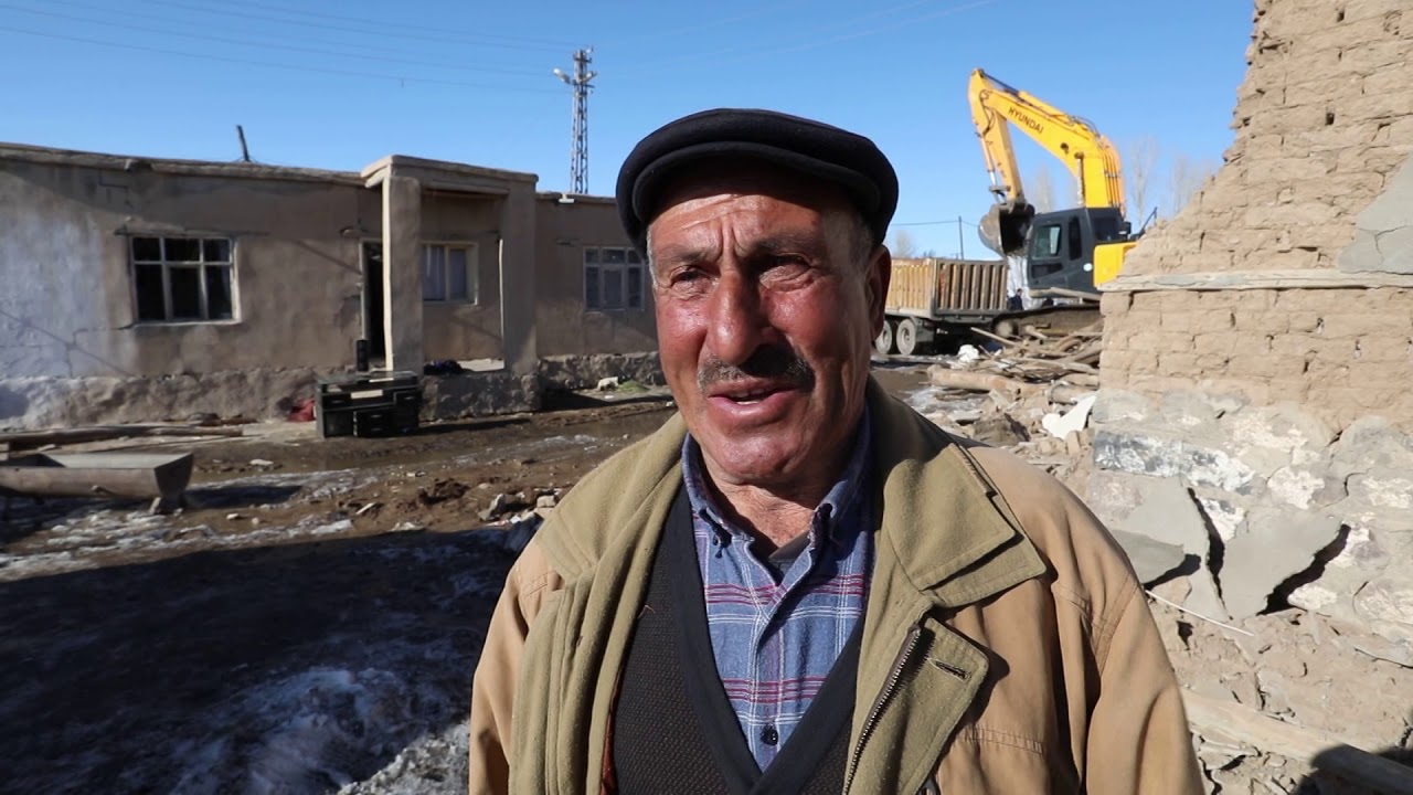 BAŞKALE’DEKİ DEPREMZEDELERİN YARALARI SARILIYOR