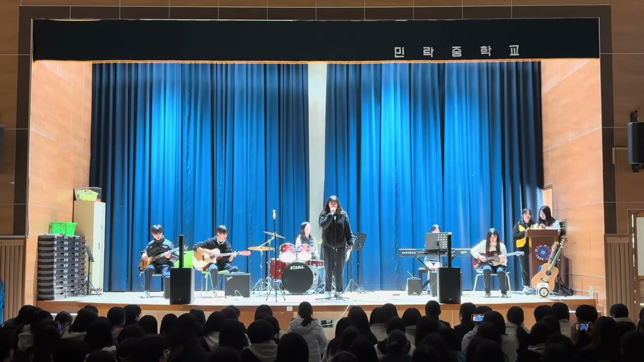 기타를 좋아히는 큰딸❤️