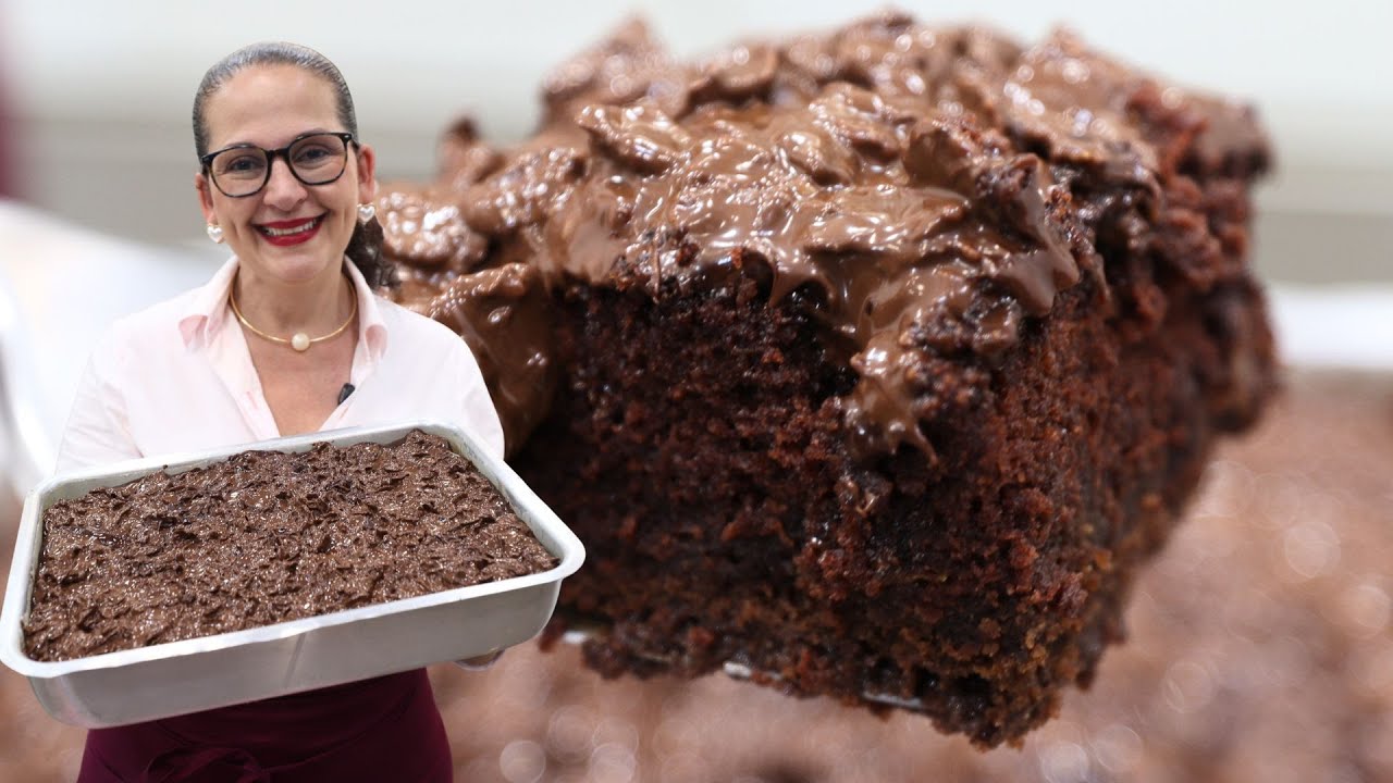 FIZ O BOLO DE CHOCOLATE MAIS FAMOSO DO MOMENTO! SUPER MACIO! COBERTURA CROCANTE! - Isamara Am&acirc;ncio