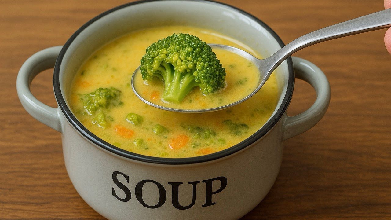 The Viral Broccoli Cheddar Soup You’ll Crave Every Week!