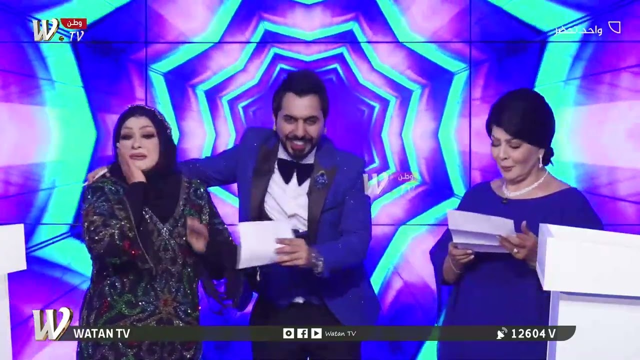 دموع ممزوجة بالفرح … لحظة حصول الفنانة اديبة على هدية الحج من قبل W.tvوطن #واحد_تحضر