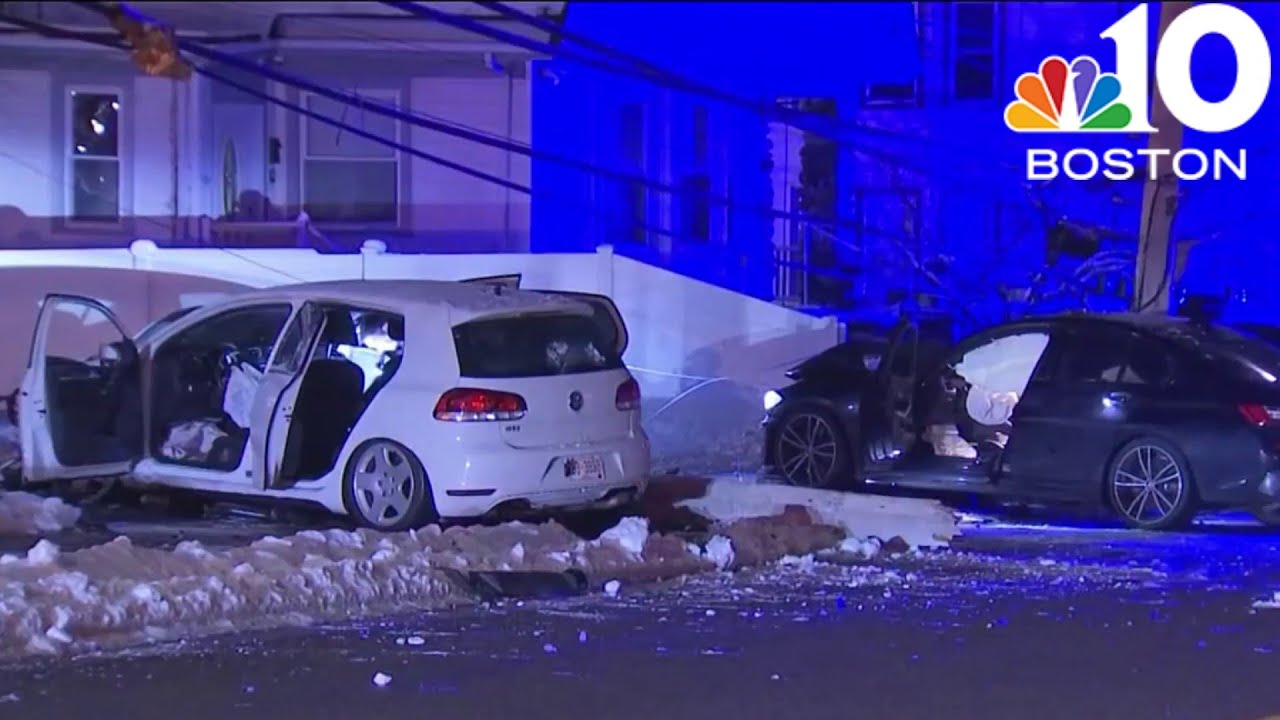 2 drivers charged after early morning crash in Waltham