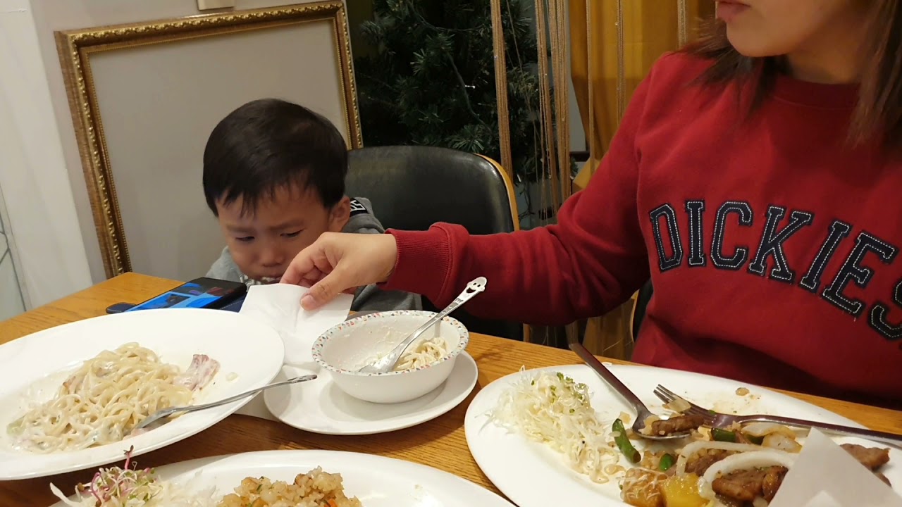 Family is Love: Dinner at Mary Poppins Restaurant