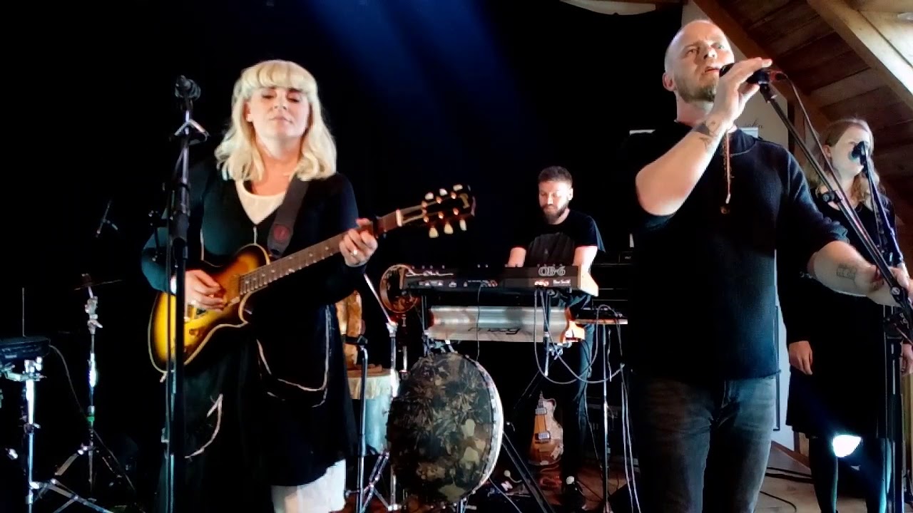 Ivar Bjørnson & Einar Selvik & Eivør - Um Heilage Fjell LIVE in Norway