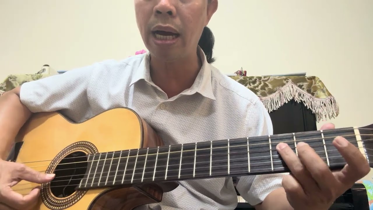 Hướng dẫn guitar solo cơ bản - Con đường xưa em đi . Lớp nhạc 126 sdt 0902714114. Thầy Quân dạy kèm 