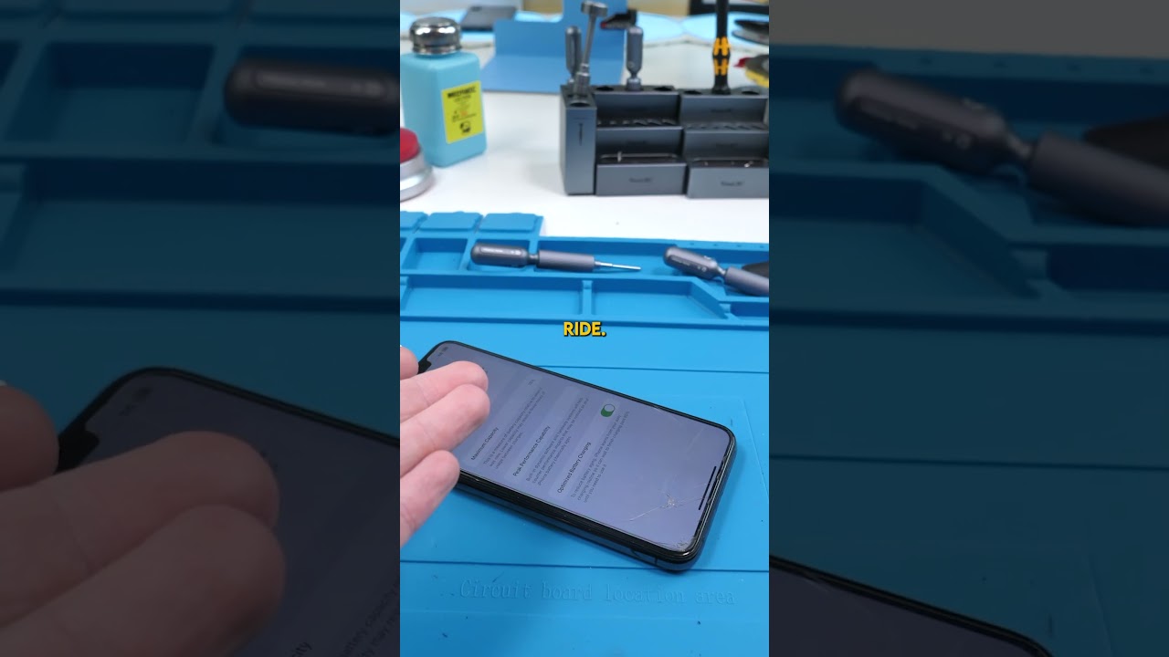 Этот маленький кабель разрушил антиремонтные тактики Apple... #Shorts